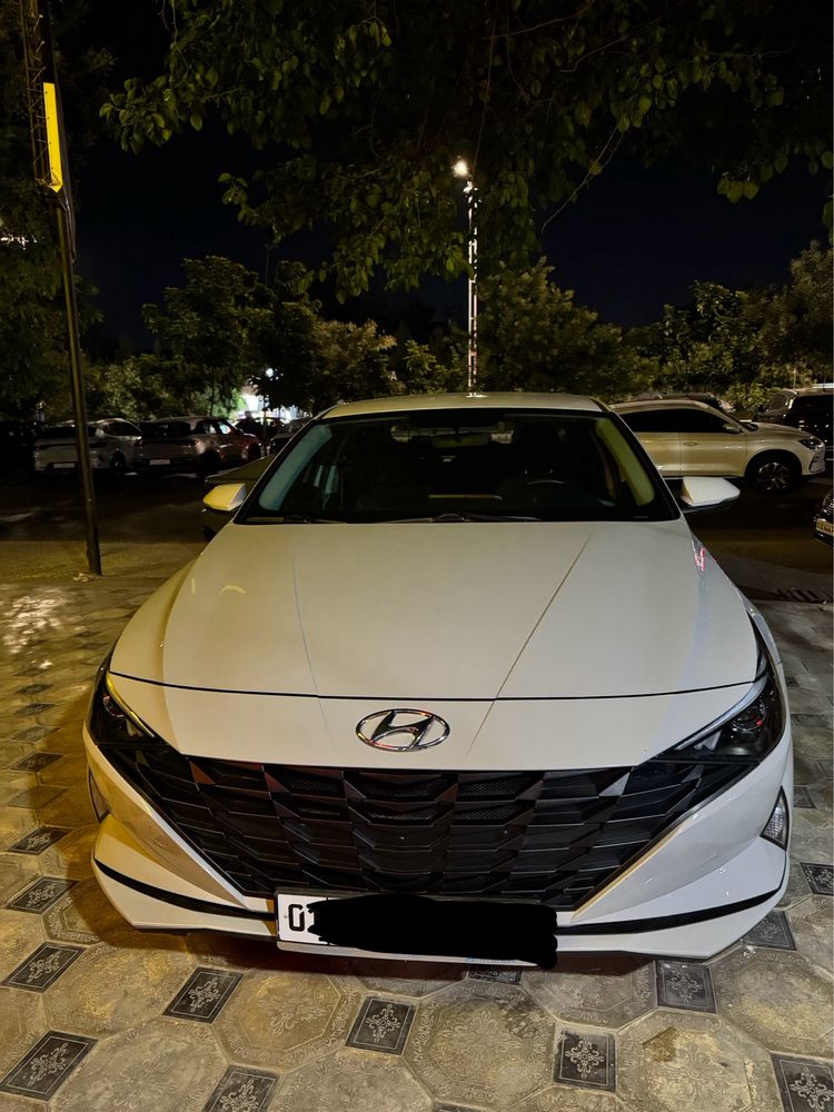 Hyundai Elantra.