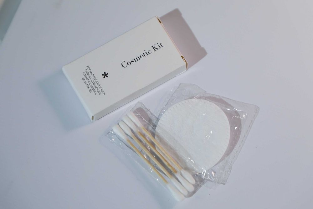 Косметический набор (ушные палочки, ватный диск и пилка в коробочке)