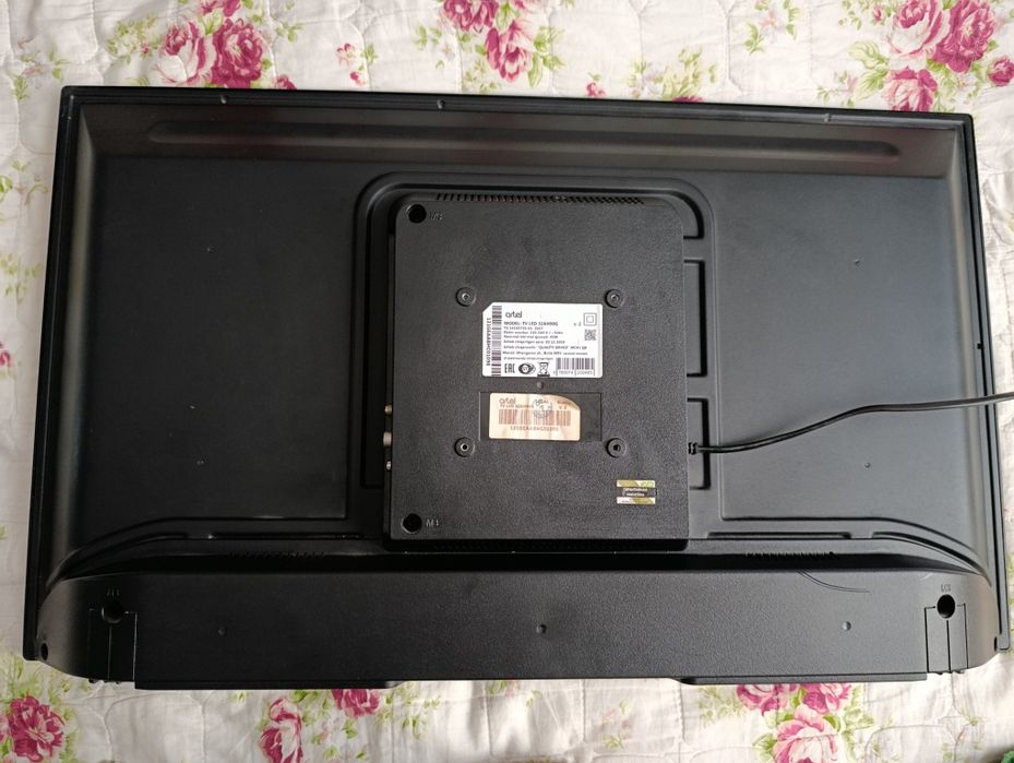 Продам телевизор Artel 32AH90G в хорошем состоянии
