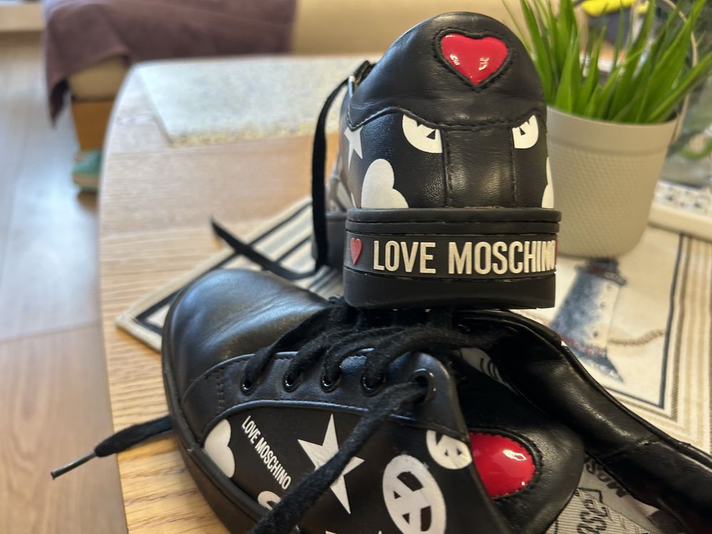 Маратонки Moshino, Calvin Klein