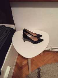 Pantofi stiletto