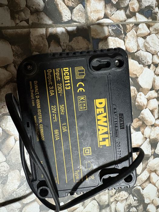 Incarcator dewalt 22v