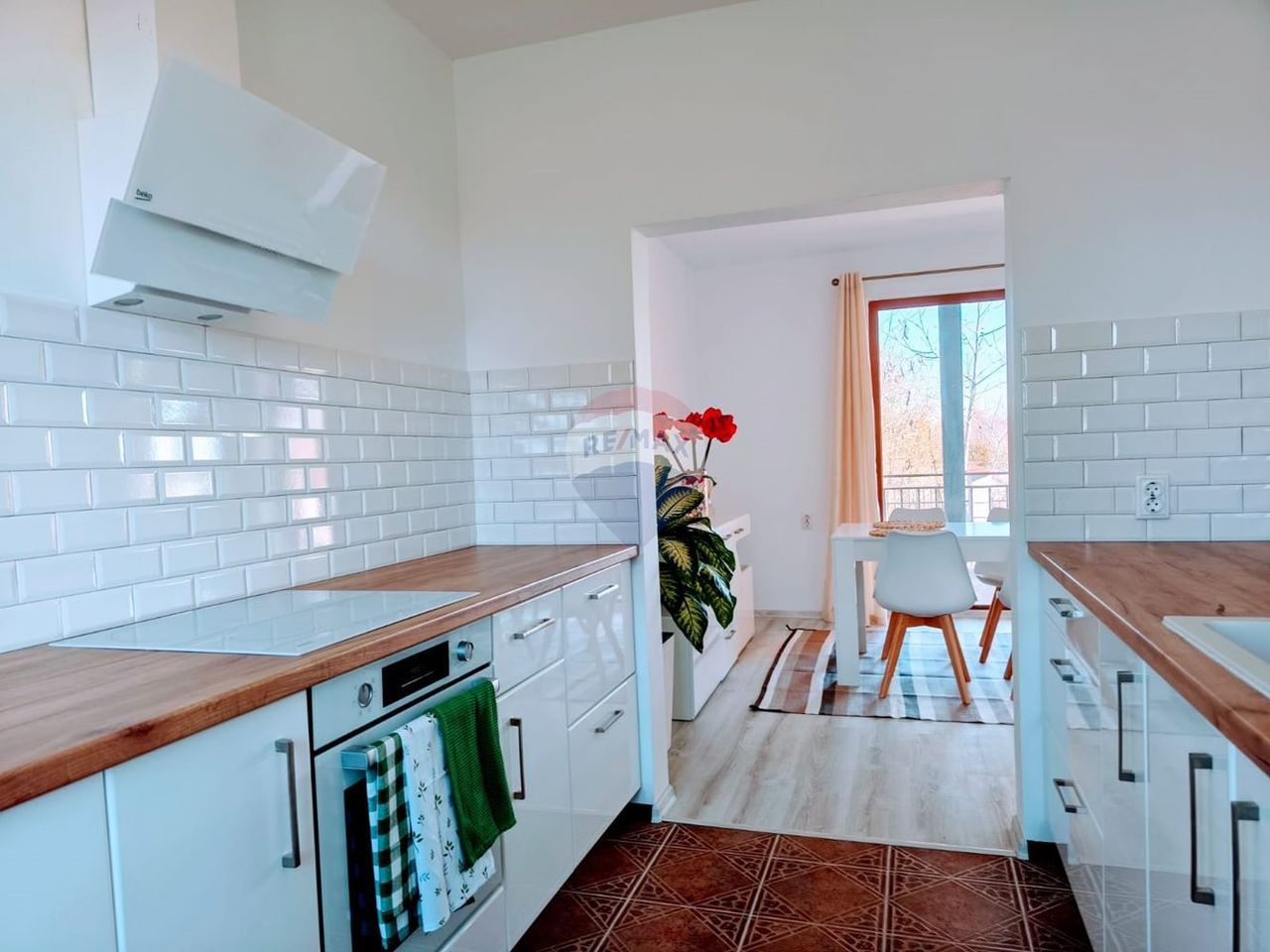 Продава се Къща в с. Царичино, Област Добрич - 267 кв.м за 581 €/кв.м - Снимка #11