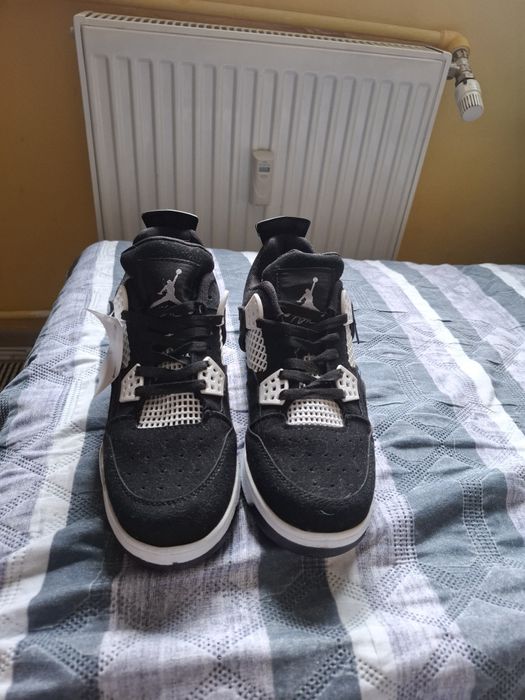 Jordan 4 White Thunder