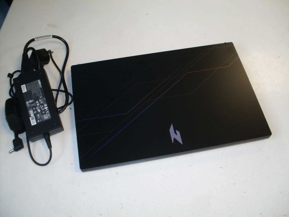 Laptop gaming Acer Nitro V15 (Intel Core i9-13900H, RTX 5060, 1TB SSD)