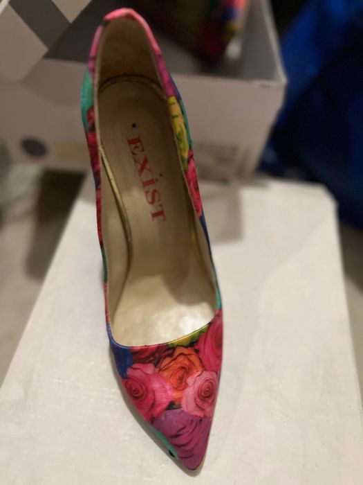 Оригинални обувки love moshino Dsq2 EA7 Clarks