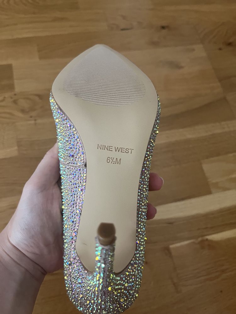 Vand pantofi Nine west, noi, masura 37