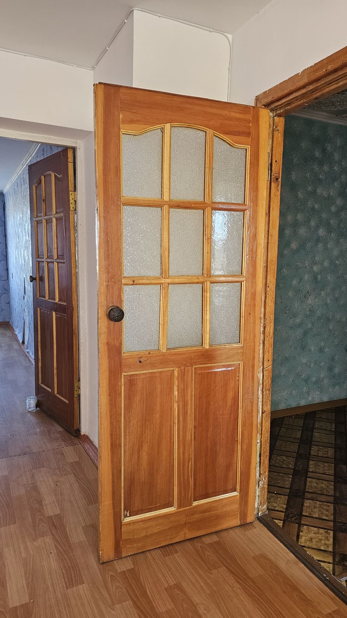 Есік. Ағаш есік (дверь)