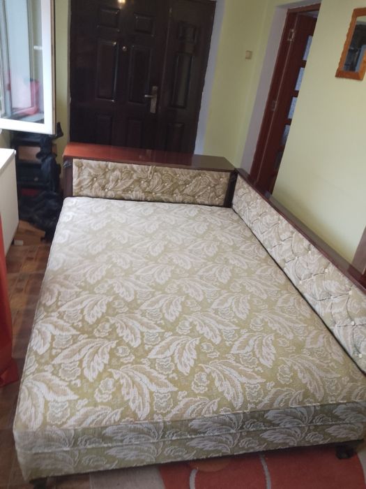 Vând pat nou nefolosit