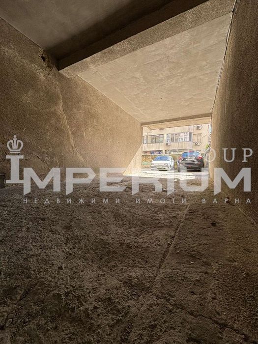 Гараж под наем в района на Лятно кино Тракия, гр. Варна ТОК, ВОДА, КА