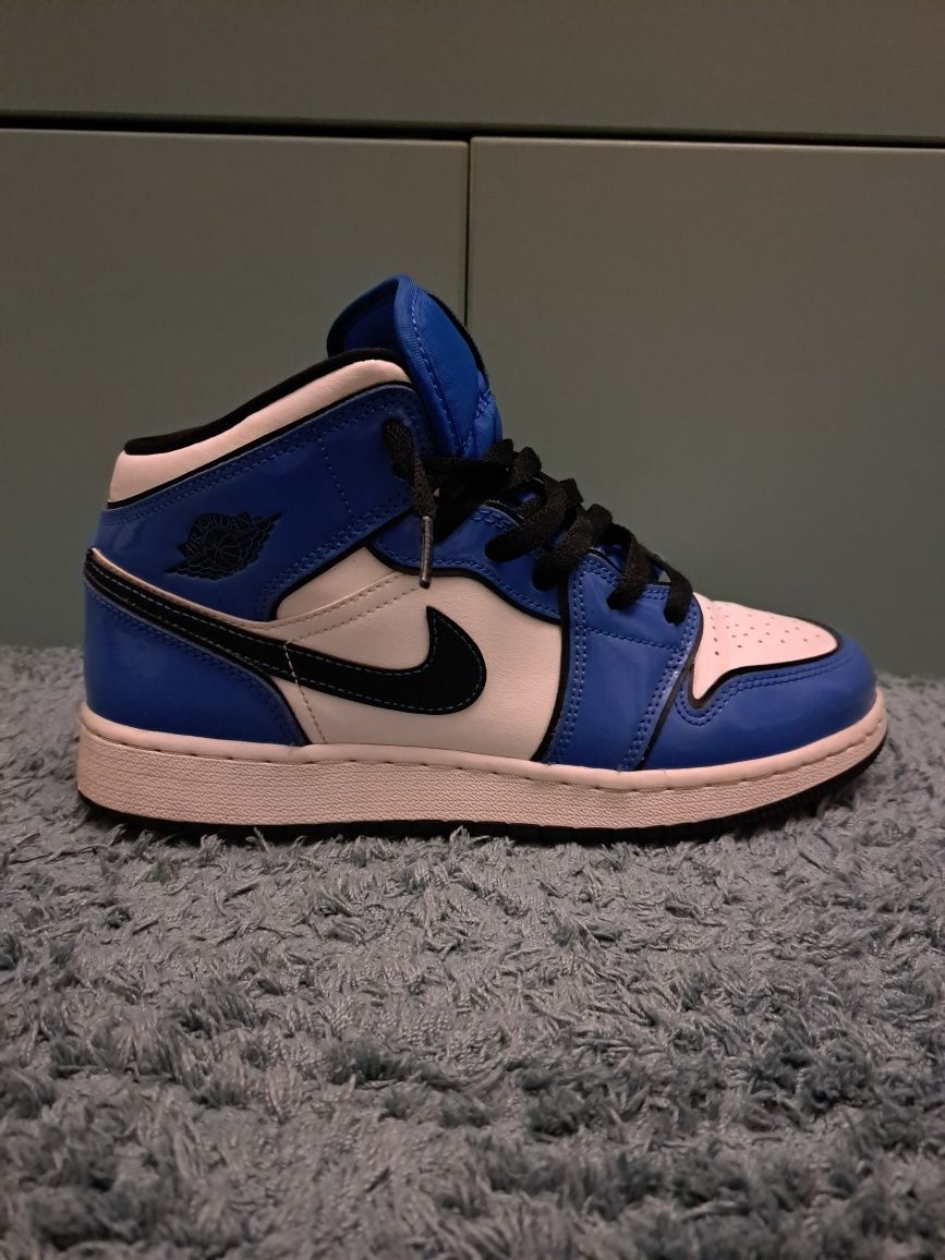 Jordan 1 mid signal blue