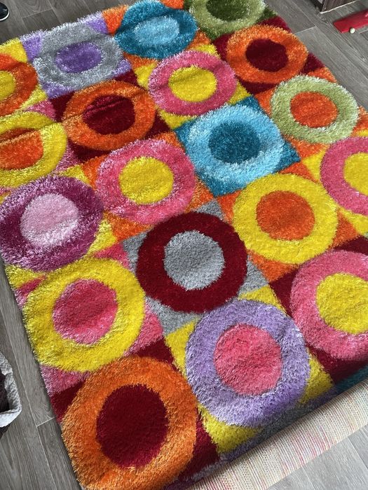 Ковер цветной красивый