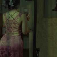 Фиолетовое платье с открытой спиной