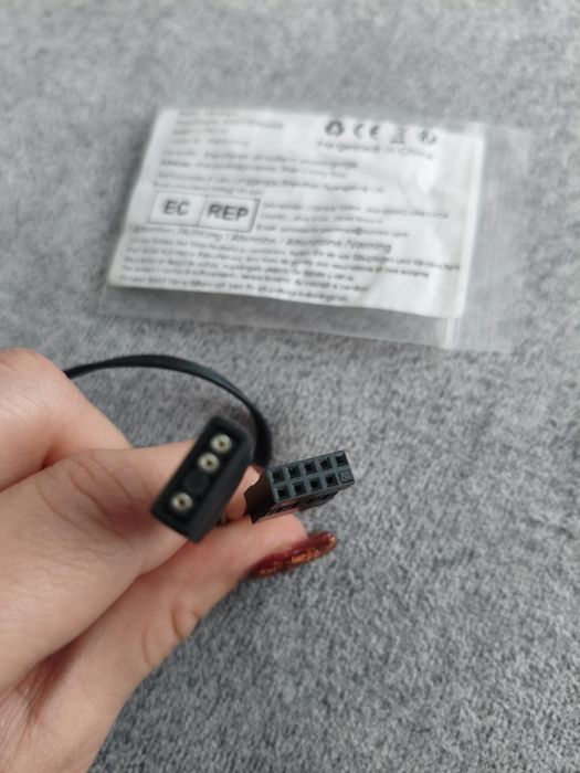 Adaptor iHaospace RGB 9 pin la 3 pin ARGB 5V pentru Thermaltake Riing