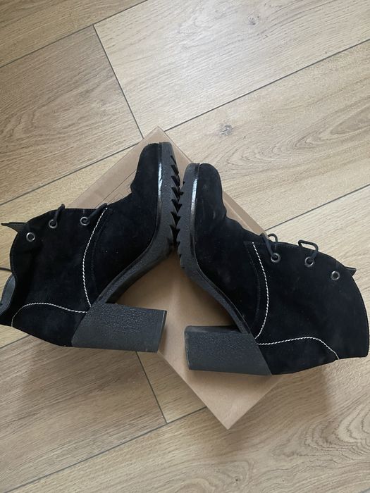 Botine piele intoarsa