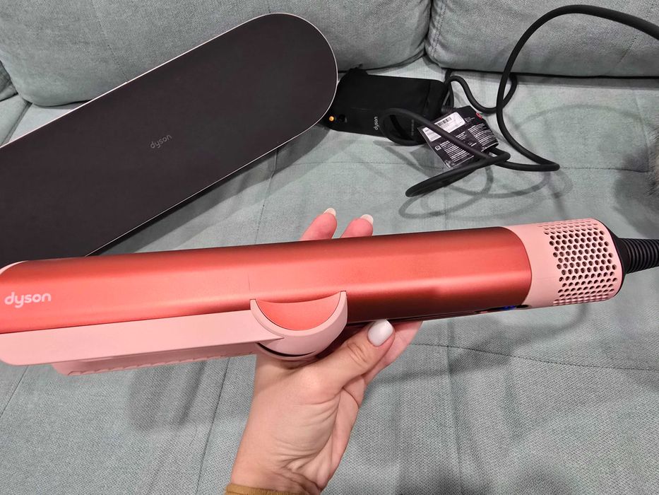 Dyson Airstrait HT01 Strawberry Bronze in cutie inca 14 luni garantie