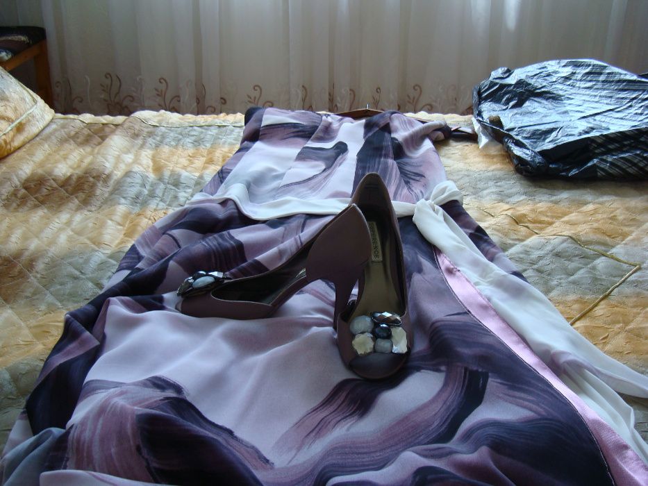 Официална рокля и обувки