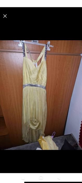 Vând rochii Xs și S