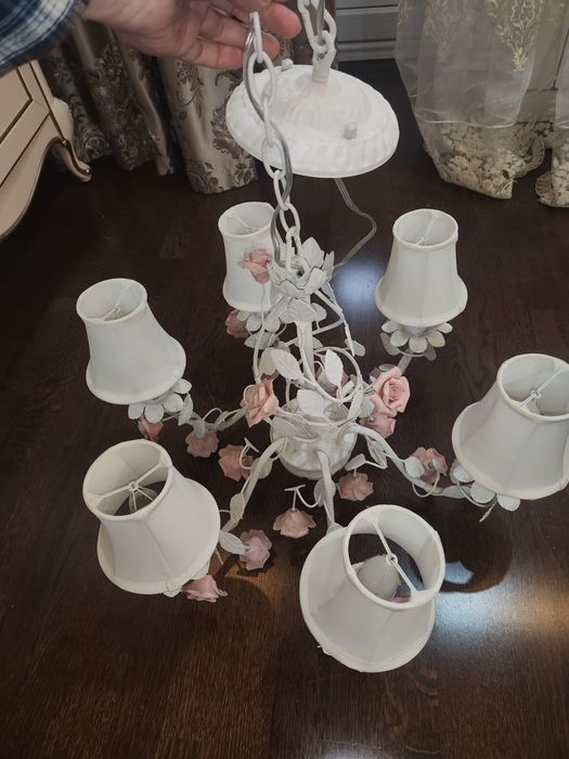 Продам люстру в детскую комнату