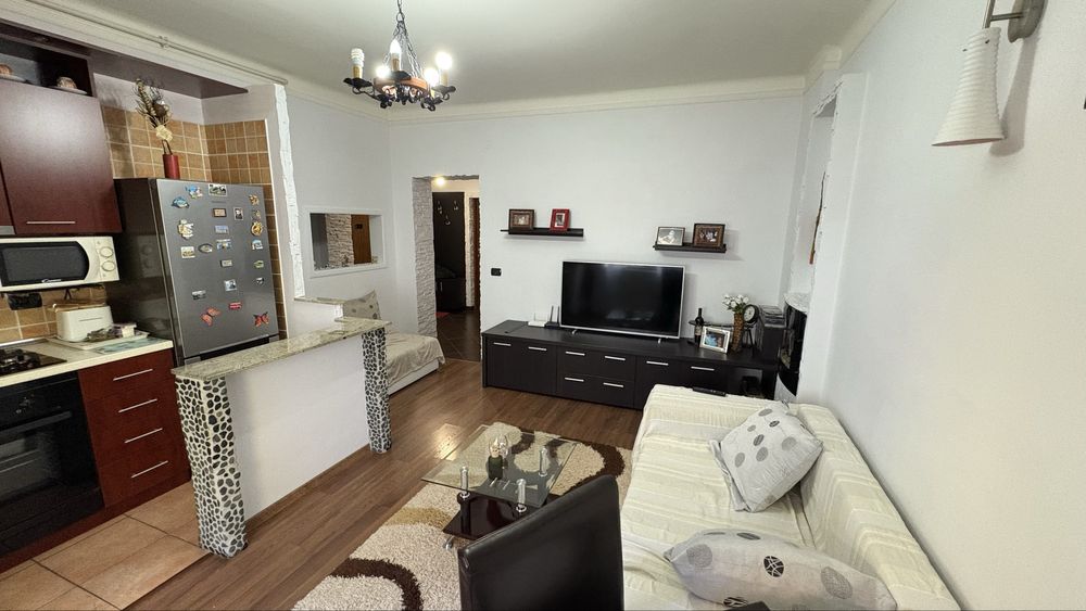 Apartament e camere de vanzare