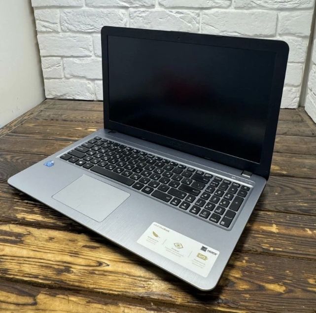 Офисный ноутбук ASUS Vivobook