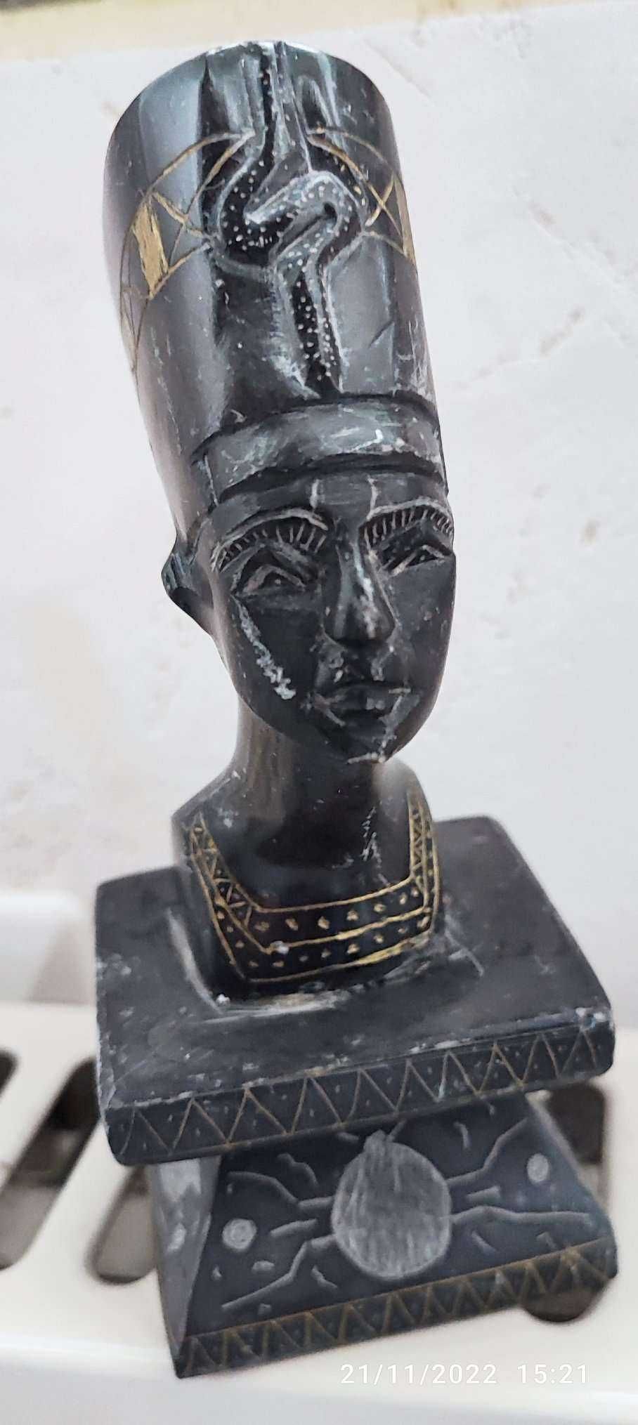СТАТУЕТКА  Нефертити, Бронзови статуетки