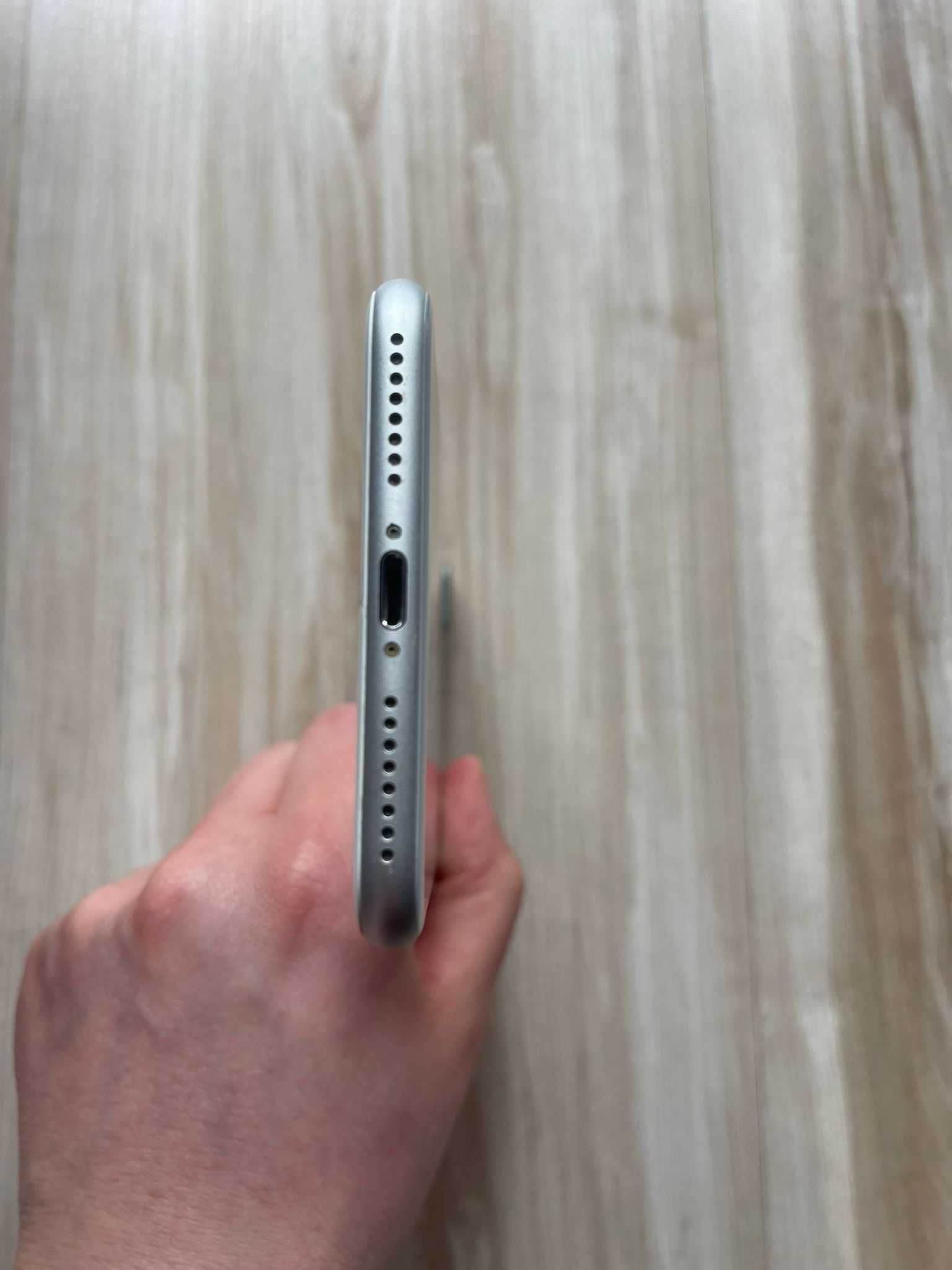 Iphone 8 Plus / Alb / 64 GB / In stare perfecta