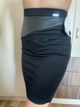 Пола и близа Guess