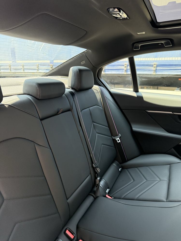 Продам новую  Qora черный BMW I5 M60 ,Yangi Bmw m60 i5 В наличии