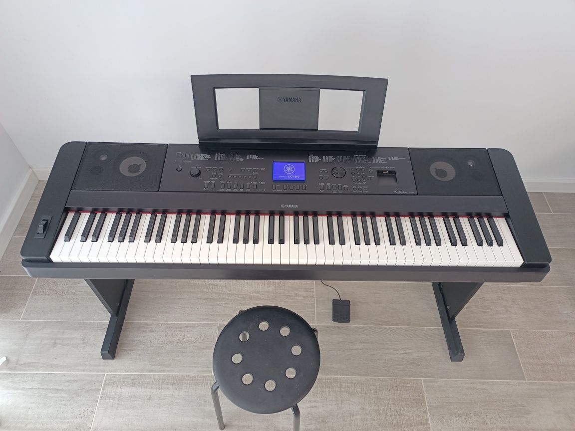 YAMAHA DGX 660 (pian electronic)