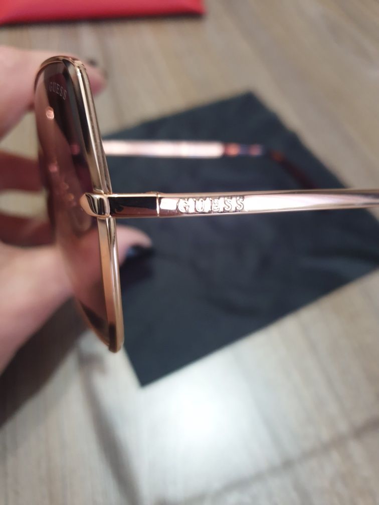 Слънчеви очила GUESS