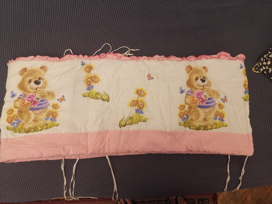 Обиколник за бебешко легло