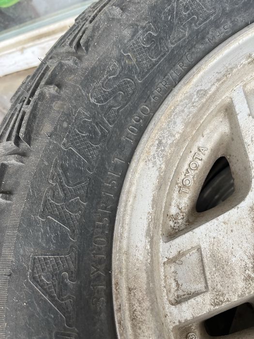 Резина от Хайлюкса