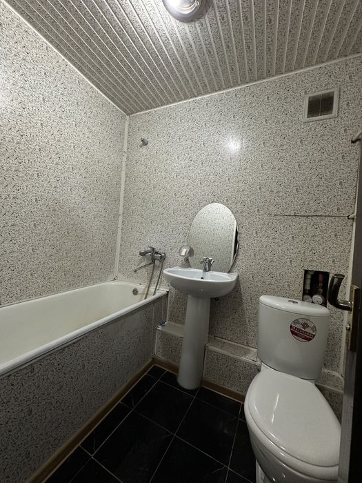 Продаётся 2/4/4 квартира 2-в-3 комнатная Чиланзар -5 квартал