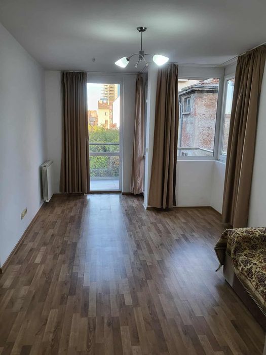 Дава се под наем Тристаен апартамент в София, Център - 96 кв.м за 749 € - Снимка #4