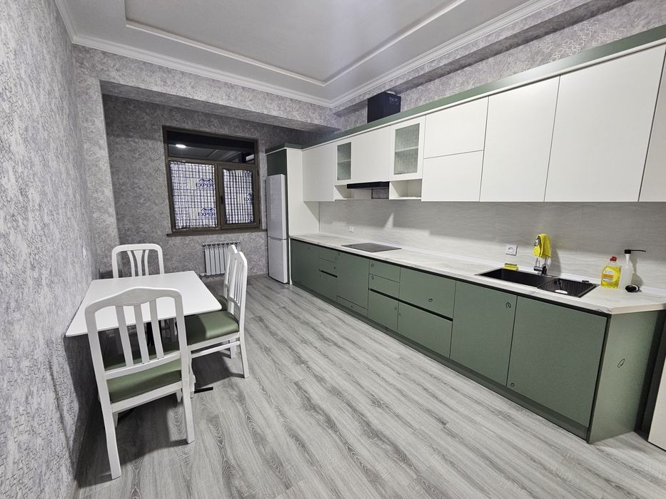 EKO shahar markazida 2 xonalik 78 m2  kvartira arendaga beriladi