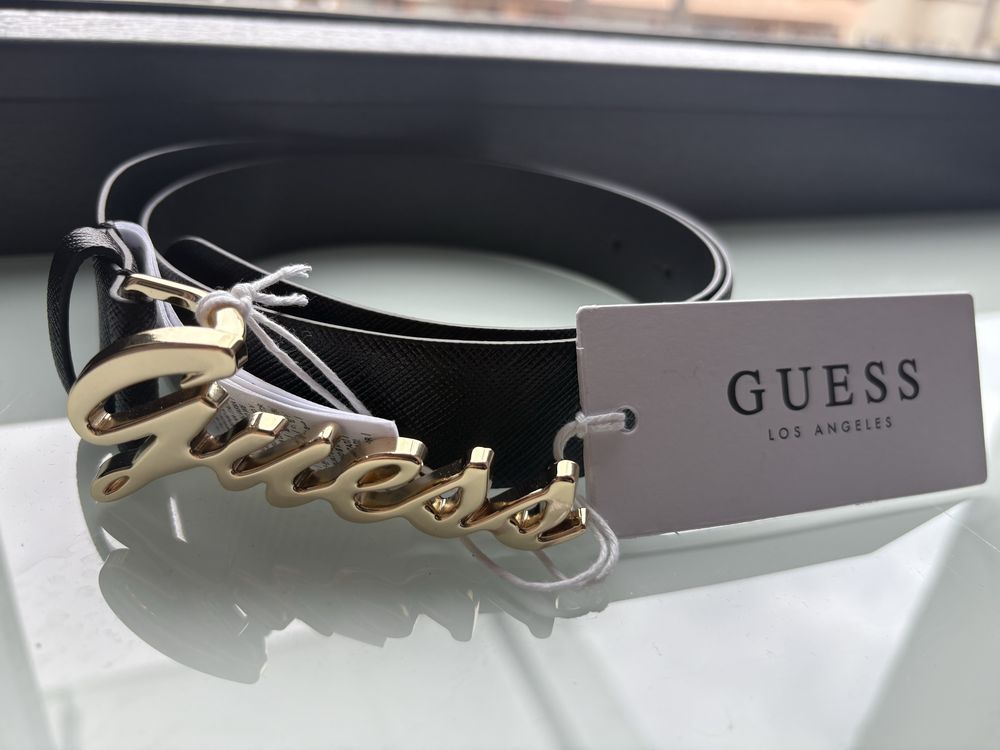 Дамски колан Guess