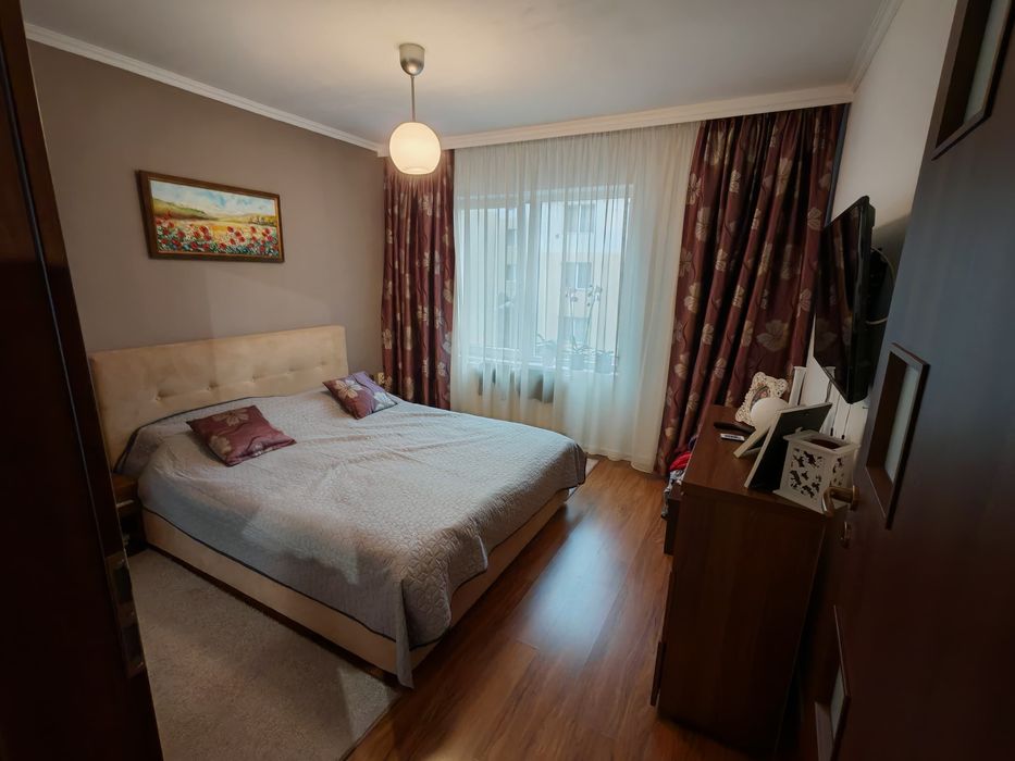 Apartament 3 camere, mobilat, utilat si 2 parcari, zona Terra