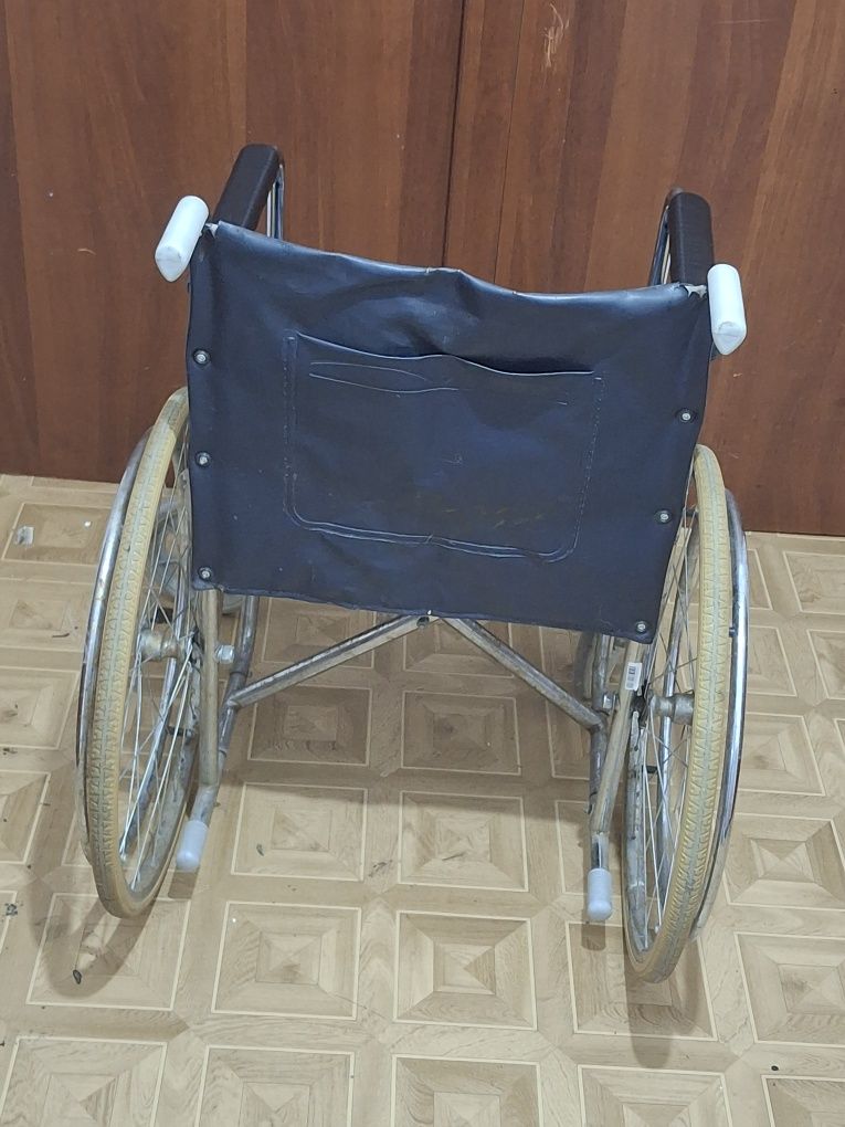 Инвалидная коляска