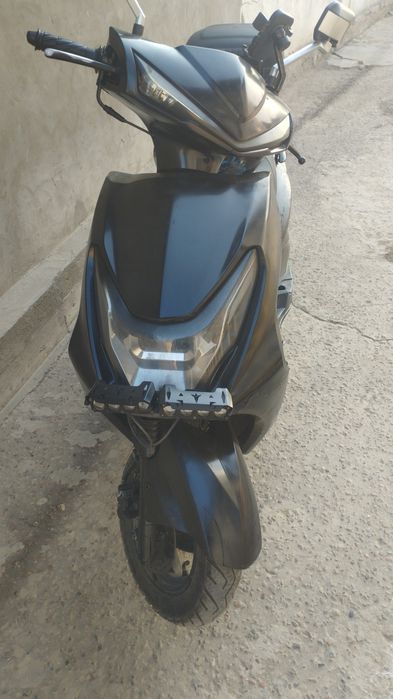 Сотилади срочна скутор нархини келишамиз