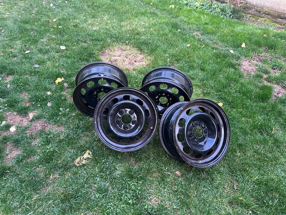 Оригинални BMW ламаринени джанти 16" и електронни вентили