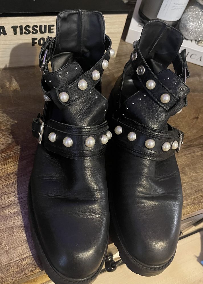 Zara Boots / real leather / size 39