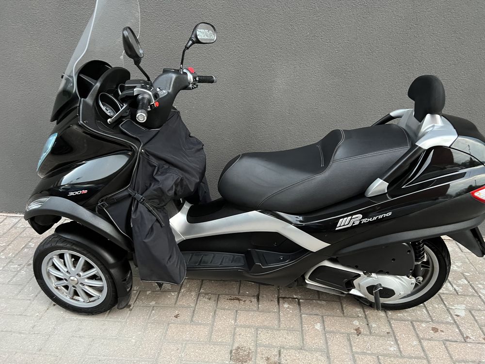 Motoideea vinde Piaggio Mp3 300ie 2011 Rate Garanție