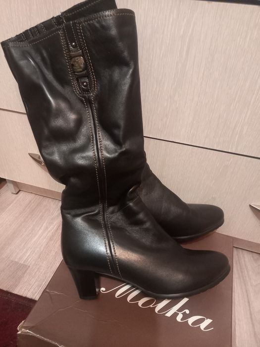 Продам новые сапоги