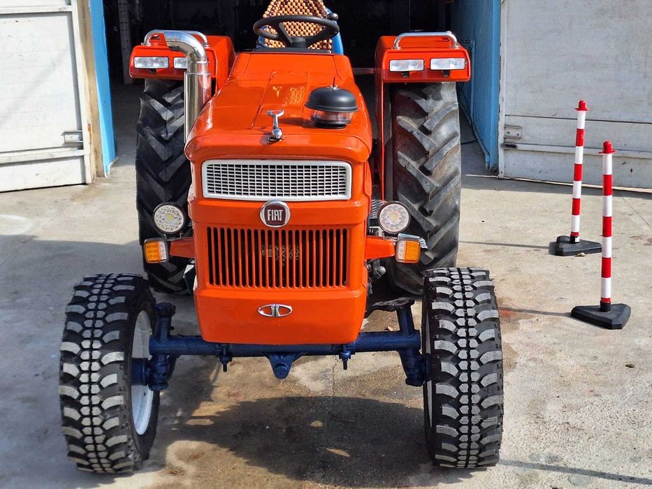 Vând tractor FIAT impecabil