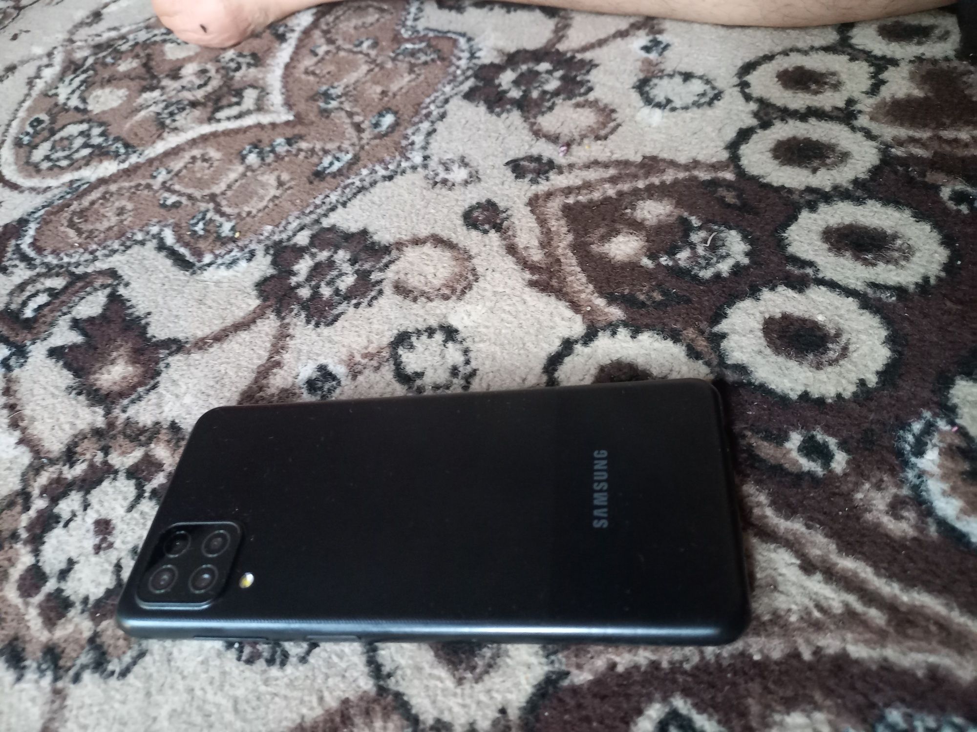 A12 samsung holati tiniq ideal 64GB hotira 2 sim kartasi imey bo'gan.