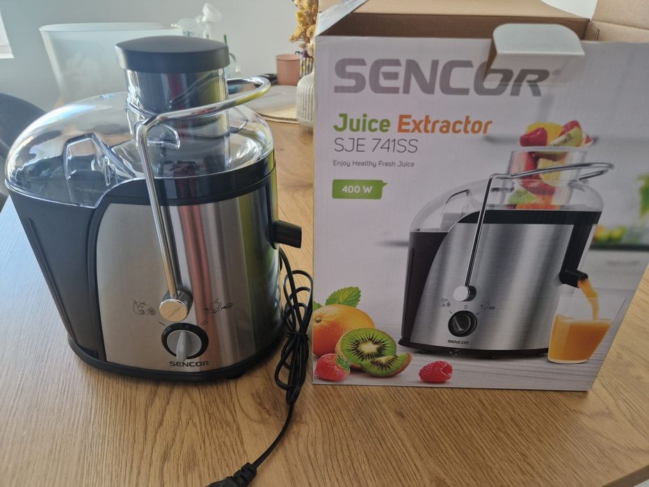 Vând Storcător de fructe si legume Sencor SJE 741SS, 400 W