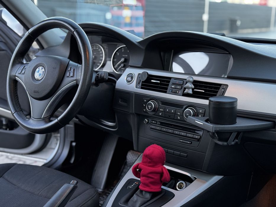 BMW Seria 3 Touring 318i LCI – 2.0 Benzină – 2011 – Full