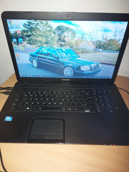 Toshiba satellite C870- 192- 17.3" ,6 gb ram- Работи отлично
