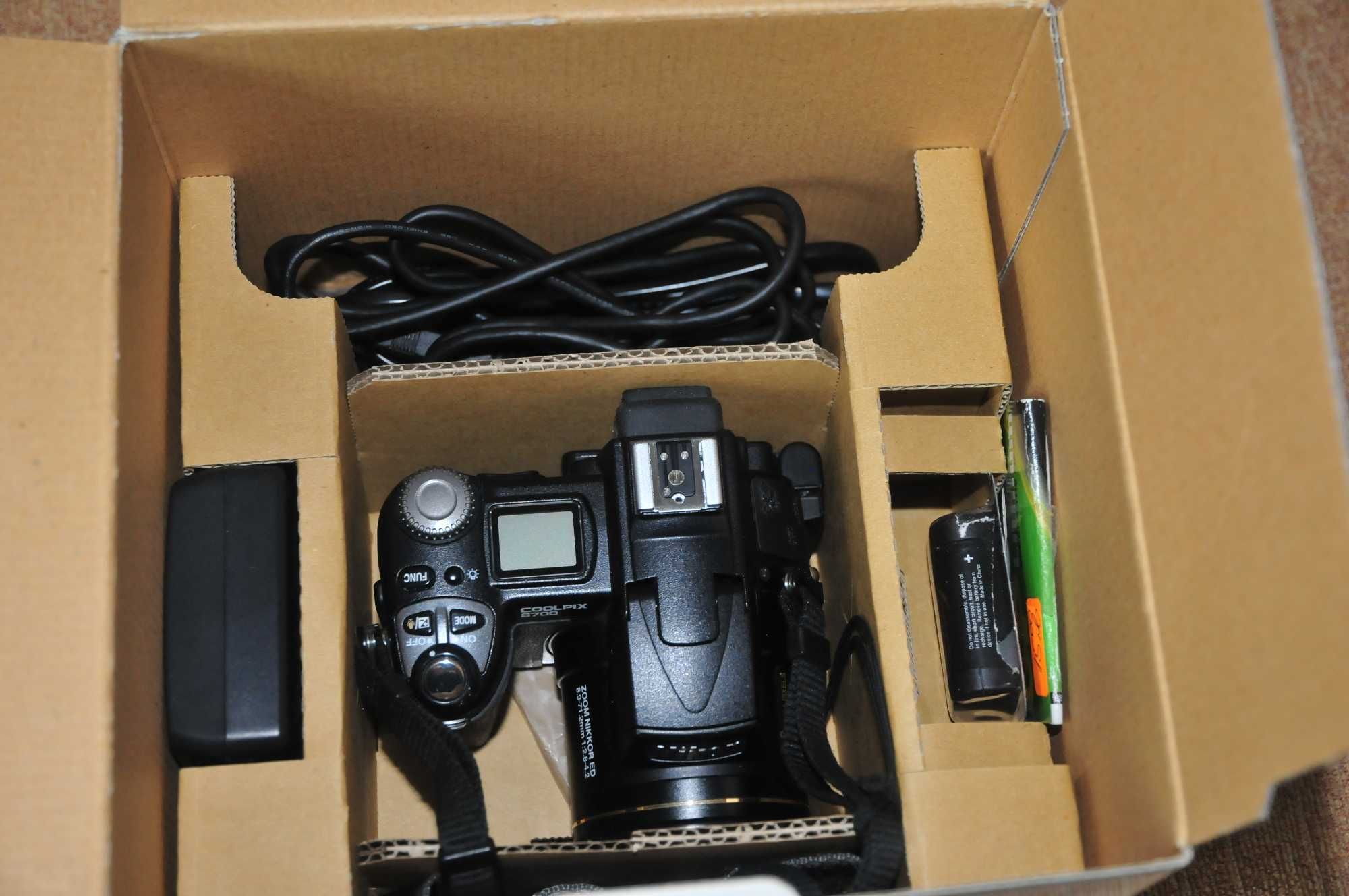 Продавам Nikon Coolpix 8700